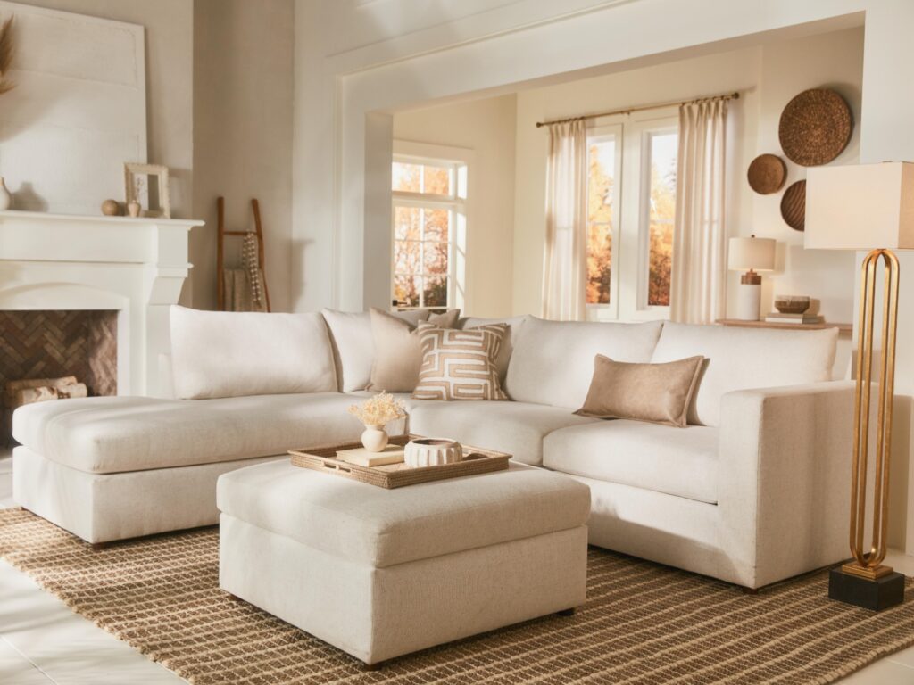 Sala sencilla en tela gamusa con mesa de centro integral 1.950.000